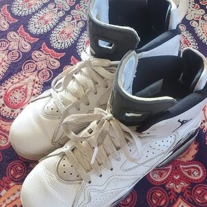 Nike Kids Shoes in White and Black